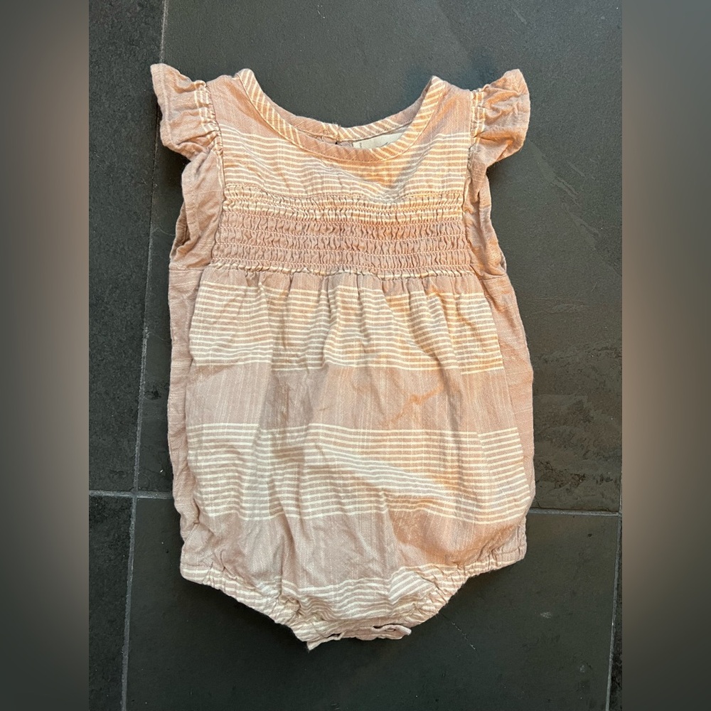 100% Organic cotton Pehr Striped Baby Romper in Mauve/Cream new without tags.